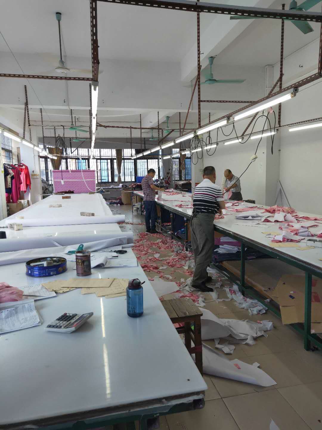 Fabric spreading and cutting floor
